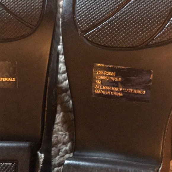 Rialto Sandals - Picture 5 of 6